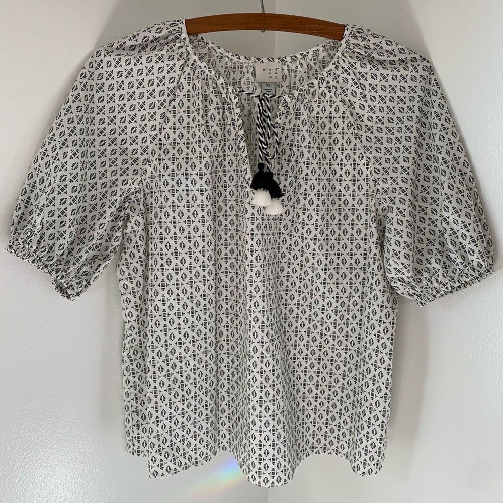 *FREE w/$25 purchase* NWOT A New Day Peasant Top - Picture 2 of 8